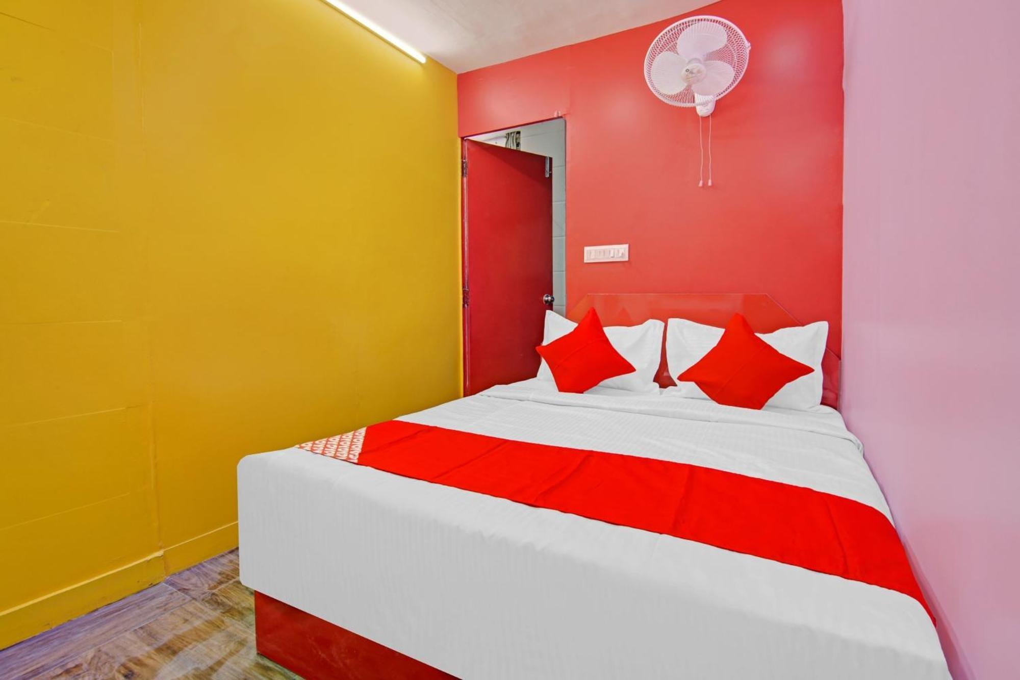 Hotel O Happiness Near Tdi Mall New Delhi